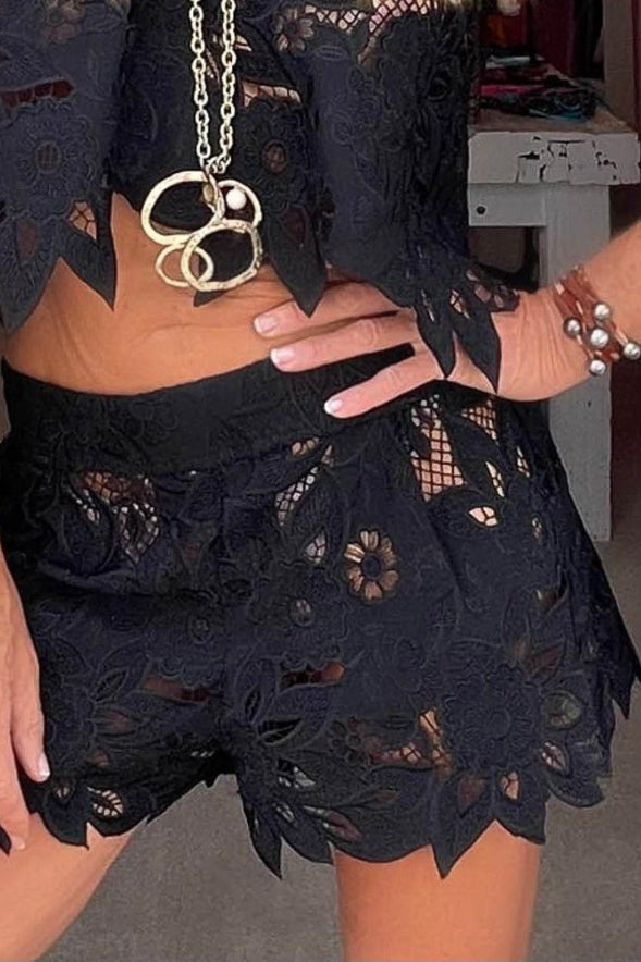 Prague Short in Guipure