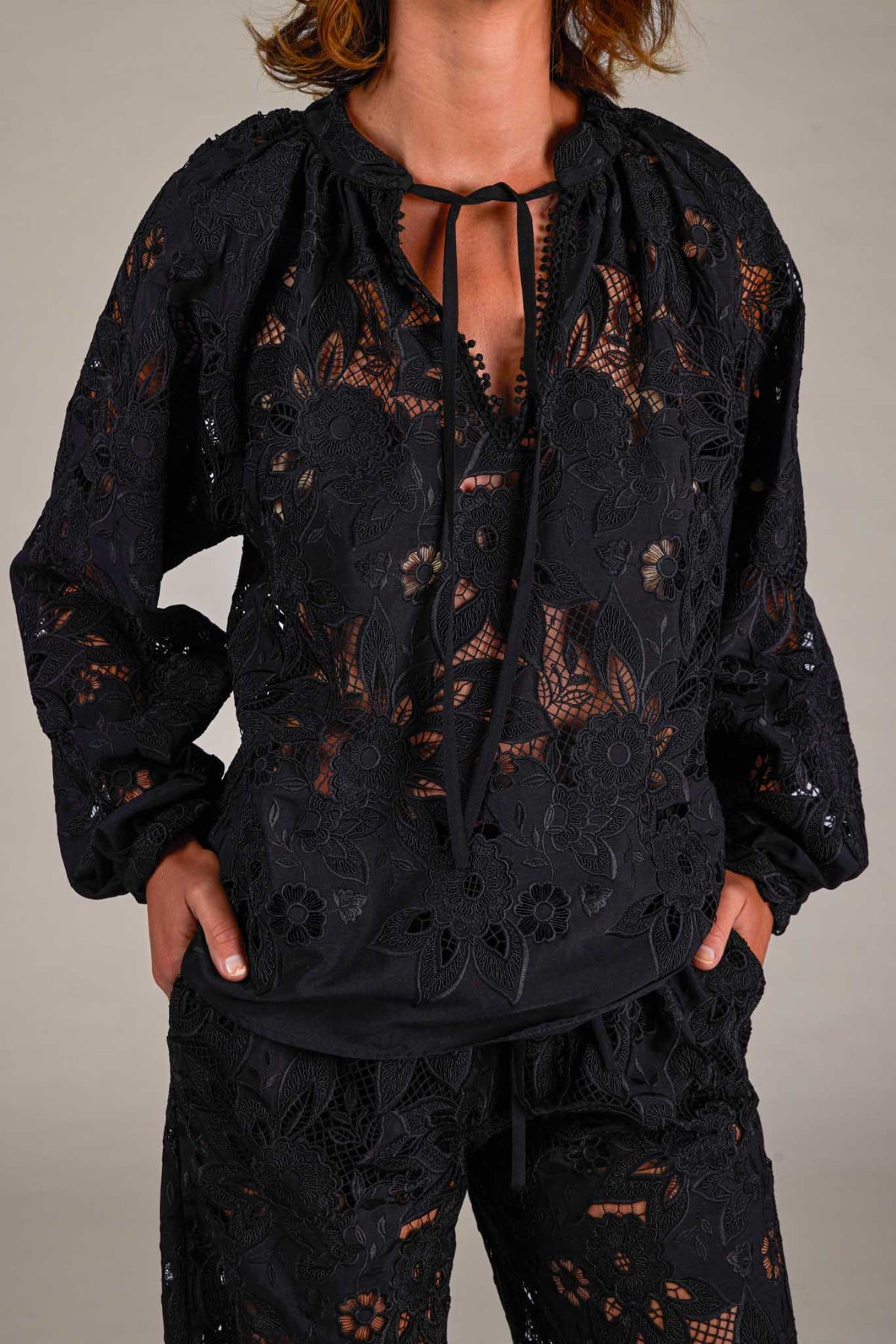 Pivoine Blouse in Guipure