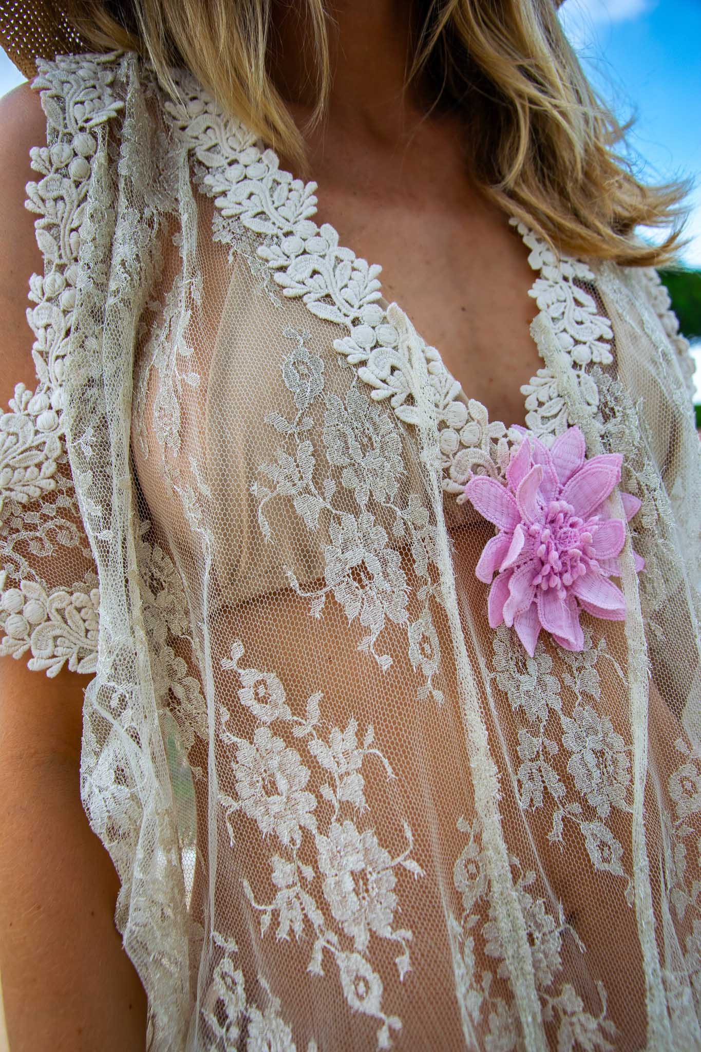 Poncho Rachel — Calais Lace Elegance - Vanita Rosa