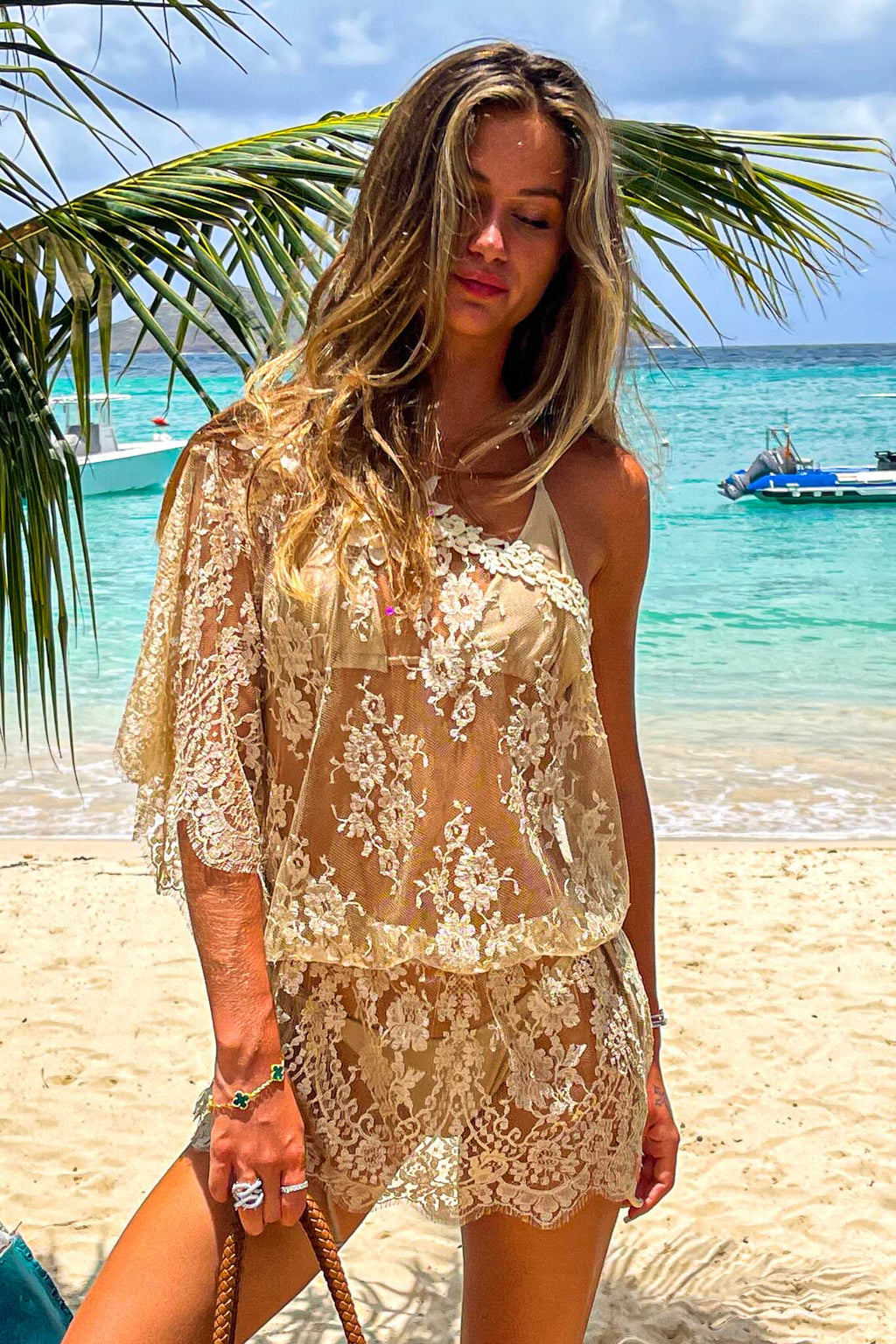 Poncho Raya in White Calais Lace - Vanita Rosa