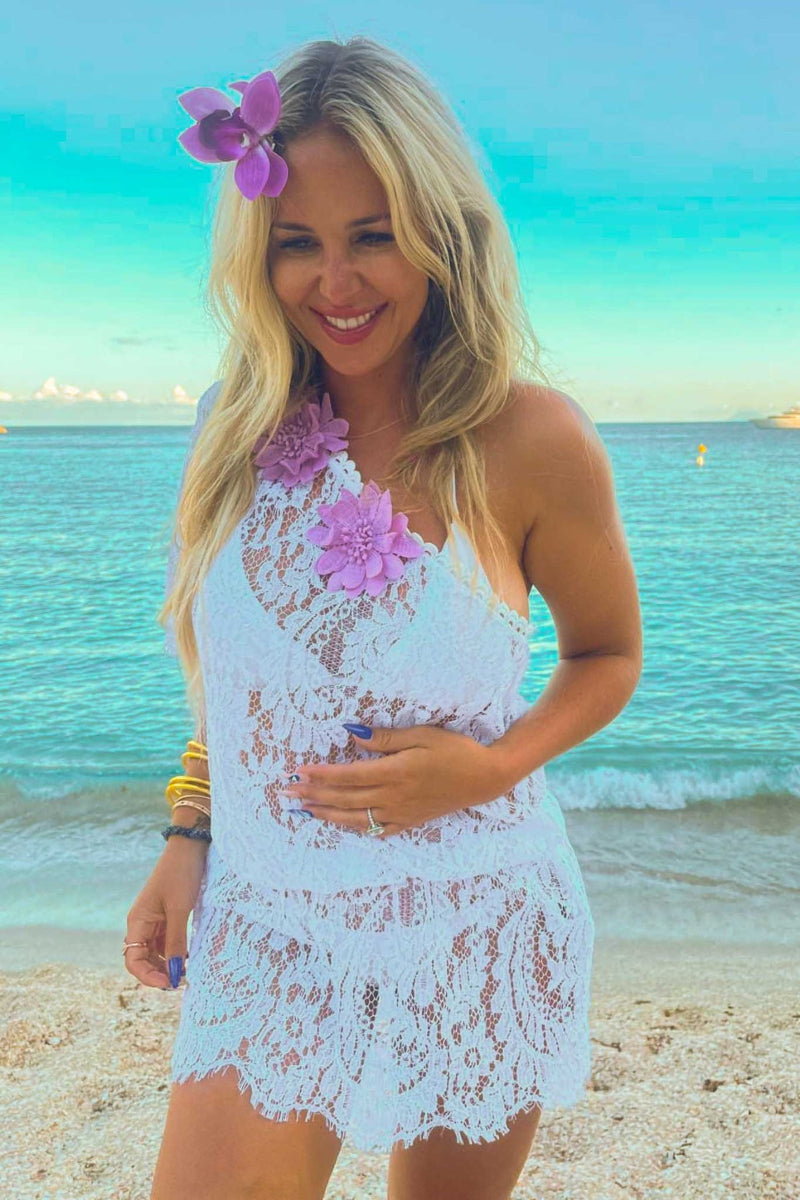 Poncho Raya in White Calais Lace - Vanita Rosa