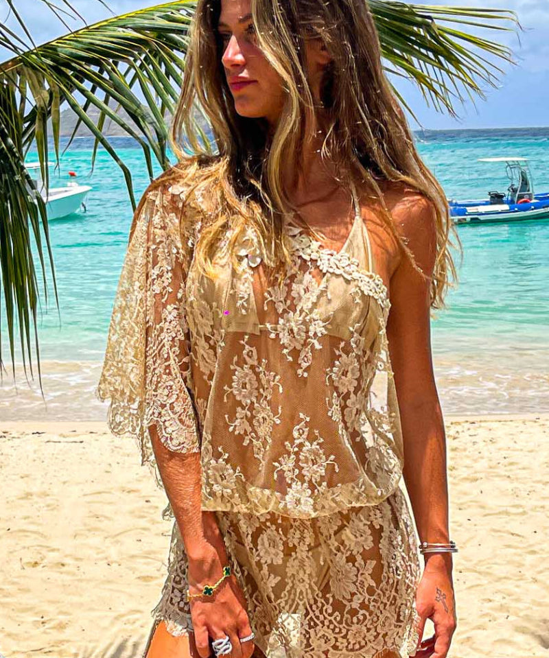 Poncho Raya in White Calais Lace - Vanita Rosa