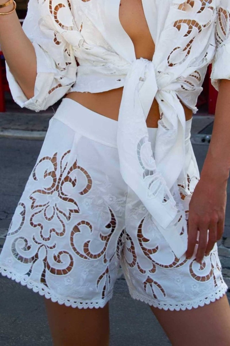 Rana Shorts in White Guipure Cotton - Vanita Rosa