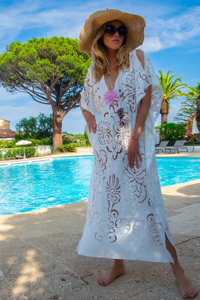 Royal Kaftan in White Guipure Cotton - Vanita Rosa